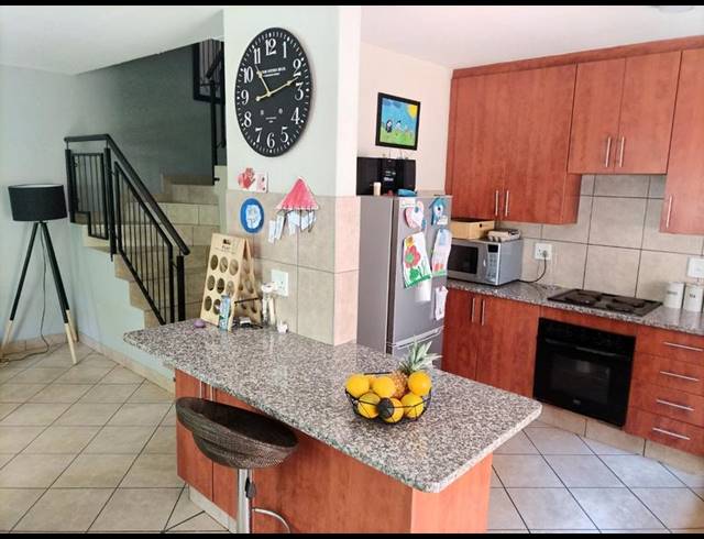 4 BEDROOM TOWNHOUSE FOR SALE IN OUKRAAL ESTATE